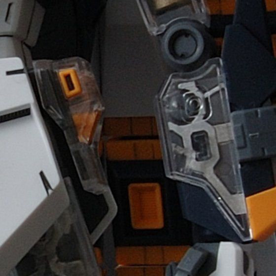 MG 1/100 RX-93 νガンダム(プラスクリア外装) thumbnail 3