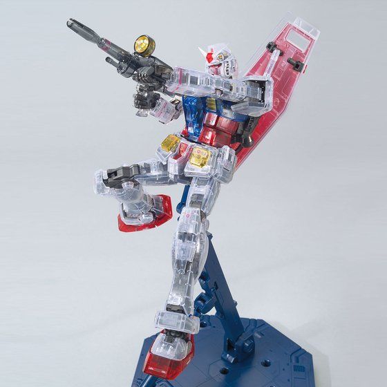 MG 1/100 ガンダムベース限定 RX-78-2 ガンダム Ver.3.0 [クリアカラー] thumbnail 3