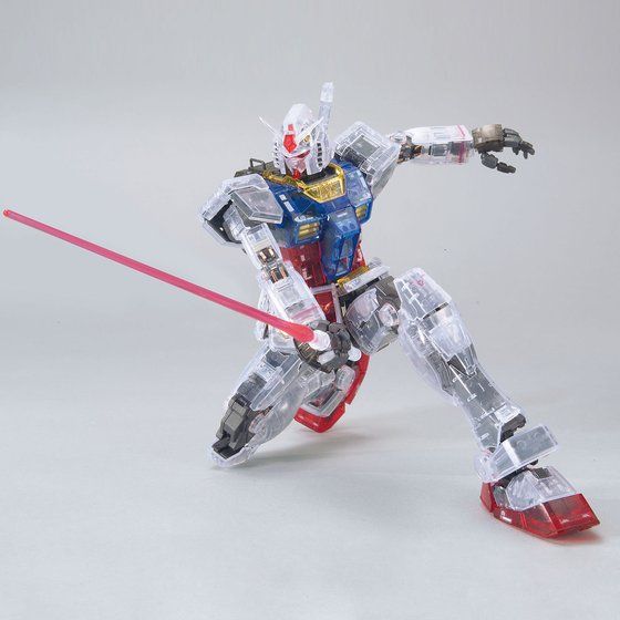 MG 1/100 ガンダムベース限定 RX-78-2 ガンダム Ver.3.0 [クリアカラー] thumbnail 4
