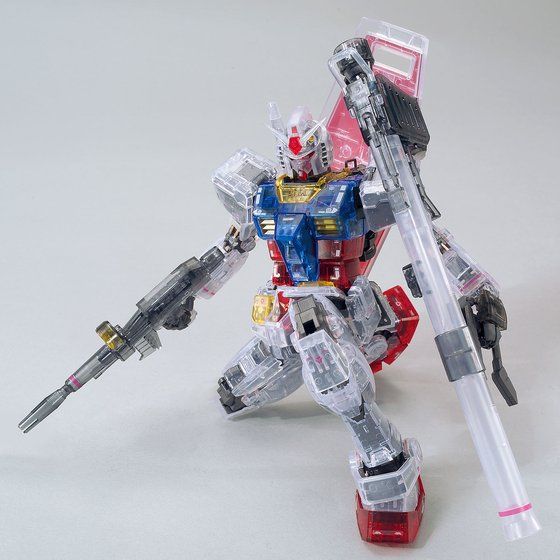MG 1/100 ガンダムベース限定 RX-78-2 ガンダム Ver.3.0 [クリアカラー] thumbnail 5