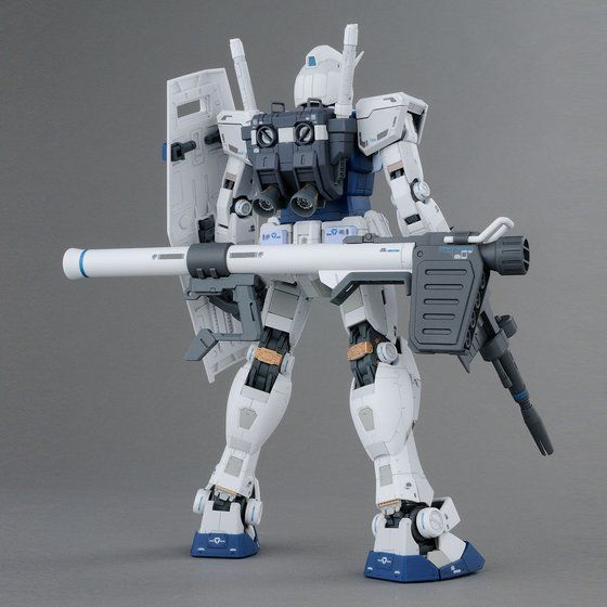 MG 1/100 THE GUNDAM BASE LIMITED RX-78-2 GUNDAM Ver.3.0 [THE GUNDAM BASE COLOR] thumbnail 3
