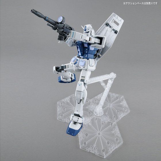 MG 1/100 THE GUNDAM BASE LIMITED RX-78-2 GUNDAM Ver.3.0 [THE GUNDAM BASE COLOR] thumbnail 4