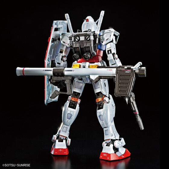 MG 1/100 THE GUNDAM BASE LIMITED RX-78-2 GUNDAM Ver.3.0 [TITANIUM FINISH] Official 02