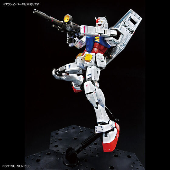 MG 1/100 THE GUNDAM BASE LIMITED RX-78-2 GUNDAM Ver.3.0 [TITANIUM FINISH] Official 04