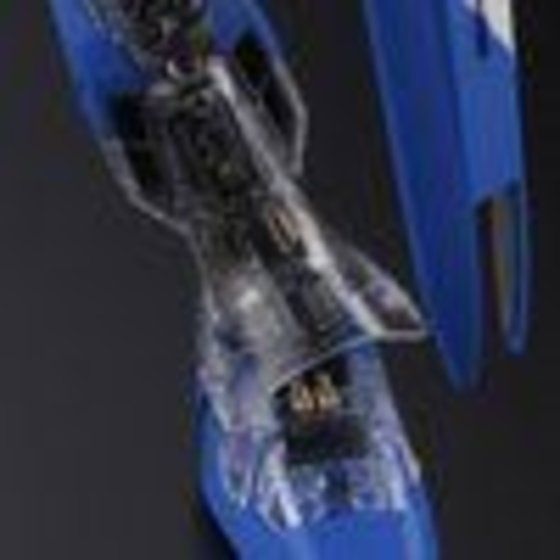 MG 1/100 RX-93-ν2 Hi-νガンダム(プラスクリア外装) thumbnail 2