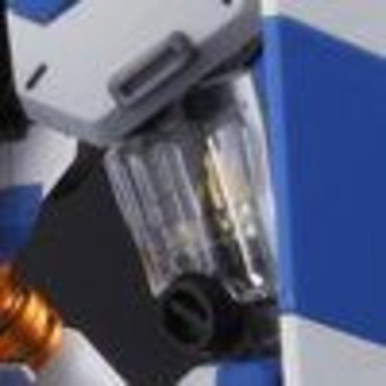 MG 1/100 RX-93-ν2 Hi-νガンダム(プラスクリア外装) thumbnail 4