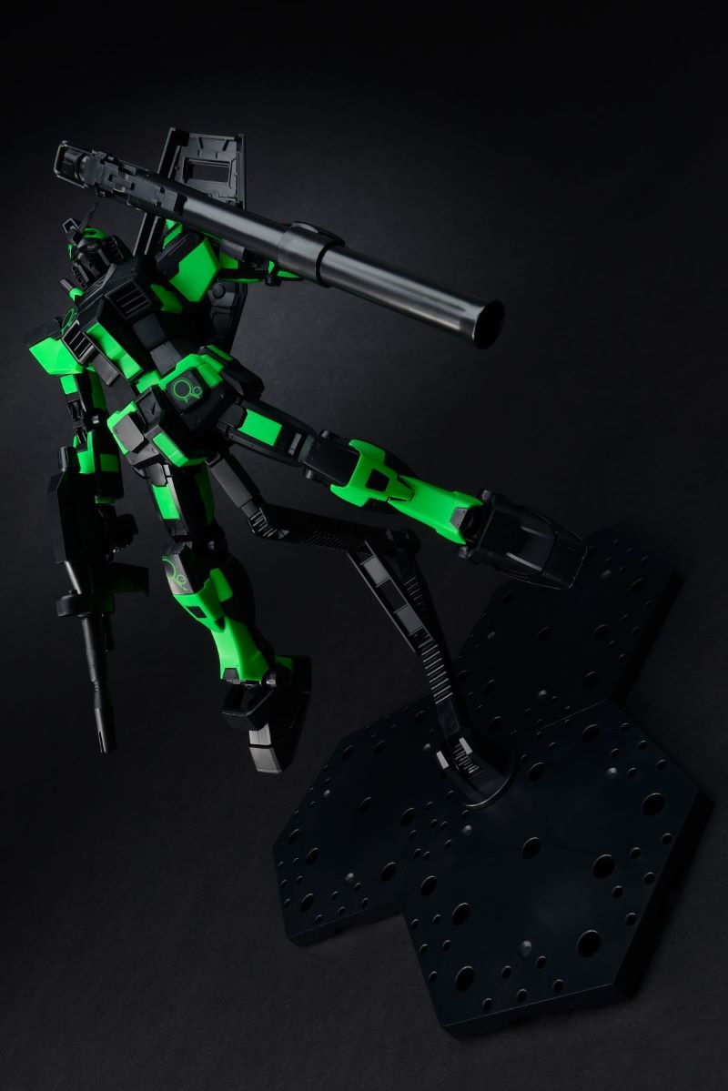 MG 1/100 RX-78-2 GUNDAM Ver.3.0 [RECIRCULATION COLOR/NEON GREEN] thumbnail 8