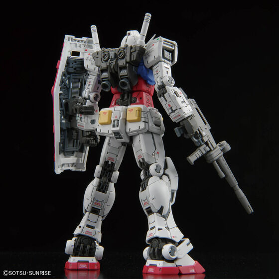 RG 1/144 RX-78-2 GUNDAM Ver.2.0 thumbnail 2