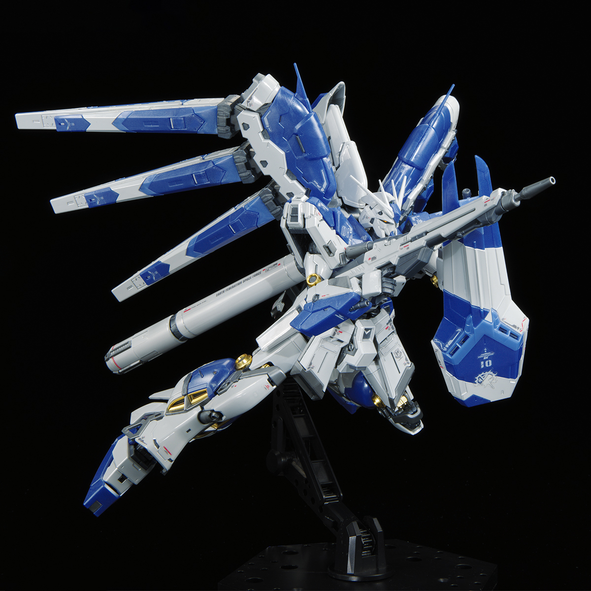 RG 1/144 THE GUNDAM BASE LIMITED Hi-Nu GUNDAM [TITANIUM FINISH] thumbnail 5