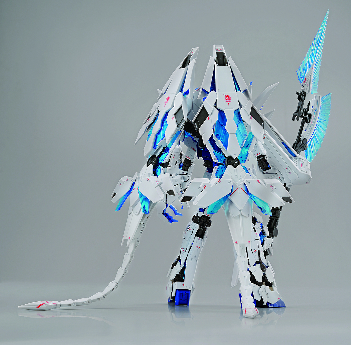 RG 1/144 THE GUNDAM BASE LIMITED UNICORN GUNDAM PERFECTIBILITY[Sep 2020 Delivery] thumbnail 2