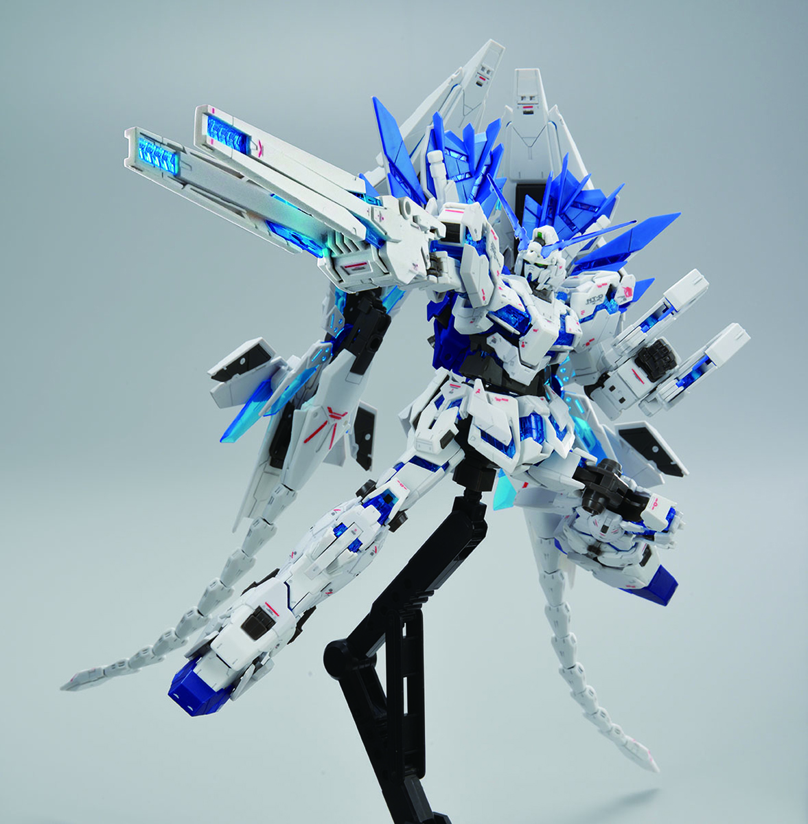 RG 1/144 THE GUNDAM BASE LIMITED UNICORN GUNDAM PERFECTIBILITY[Sep 2020 Delivery] thumbnail 3